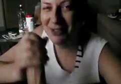 我要一只肥公鸡吞下 亚洲辣妹赤裸裸的